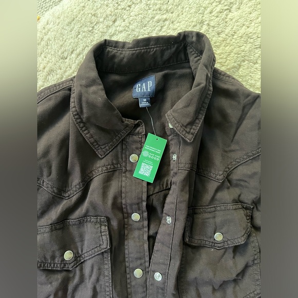 NWT GAP Cropped Denim Western shirt button down brown pearl snap SOLD OUT size M - Picture 3 of 4